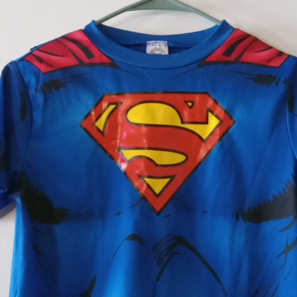 Superman Boy's Short Sleeve Shirt With Matching Red Cape - Picture 3 of 8